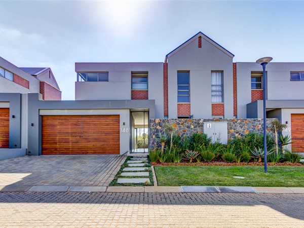 3 Bedroom Townhouse 3 Bedroom Townhouse