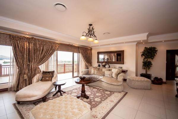 6 Bed House in Hartbeespoort Dam photo number 3