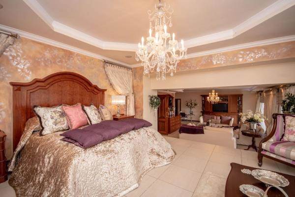 6 Bed House in Hartbeespoort Dam photo number 9