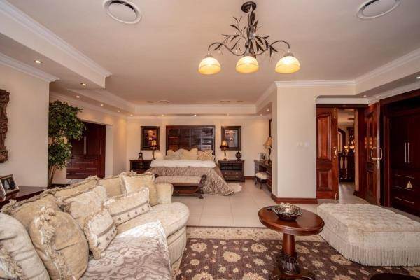 6 Bed House in Hartbeespoort Dam photo number 4
