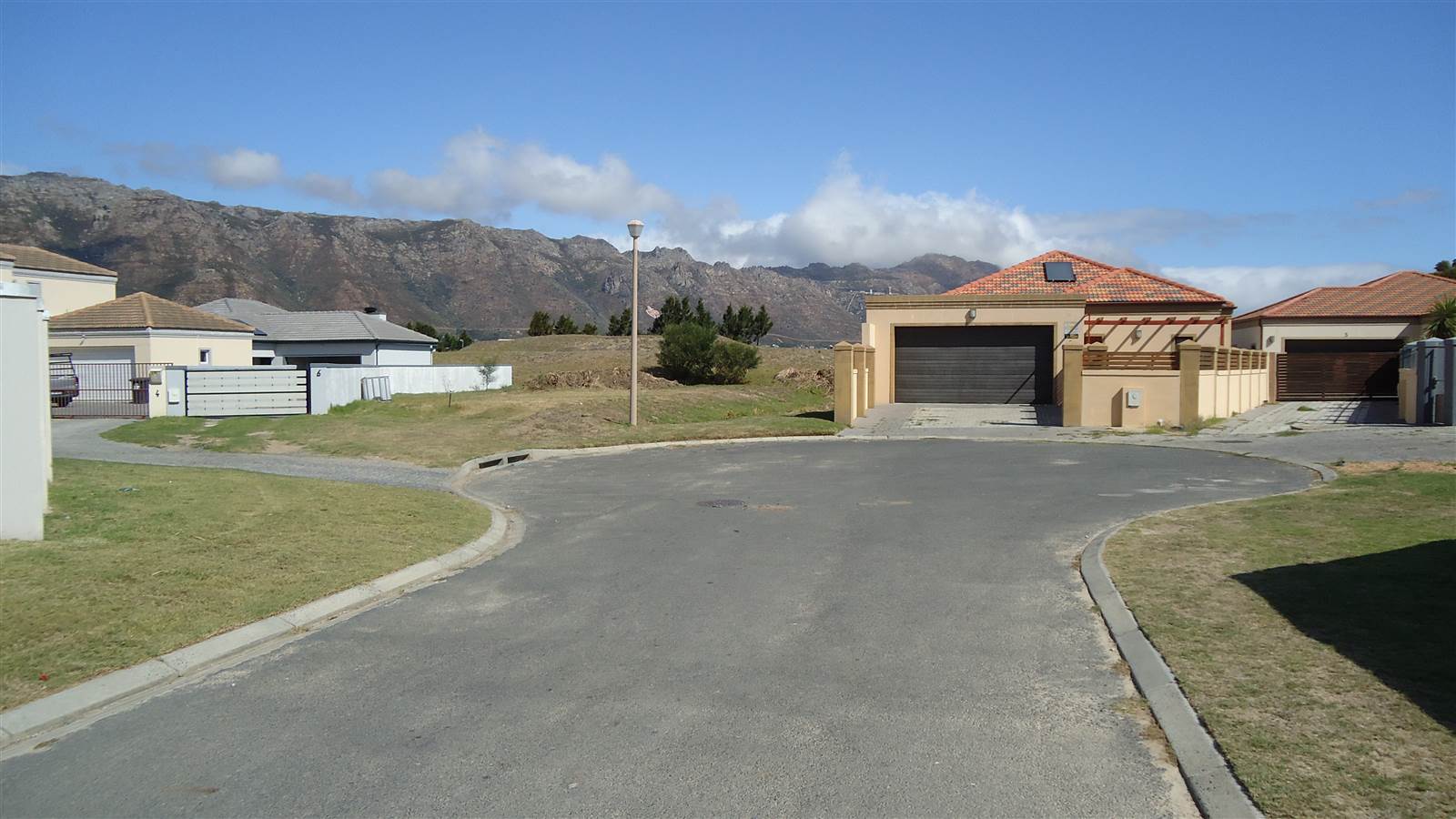 504 m² Land available in Fairview Golf Estate photo number 1