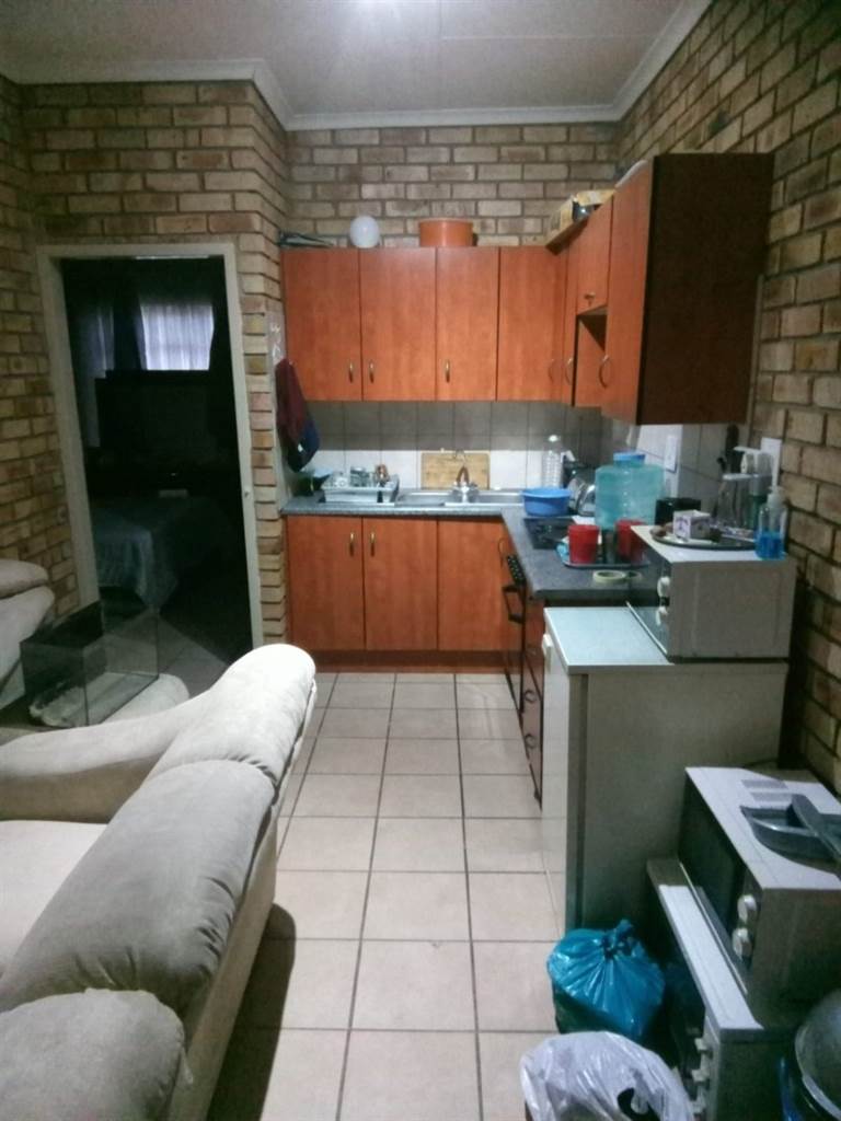 1 Bed Apartment in Parys photo number 3