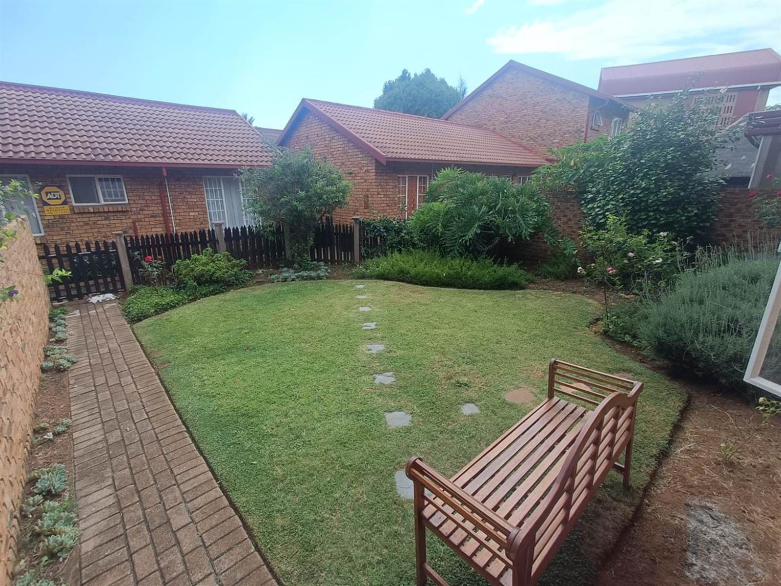 3 Bed Townhouse in Zwartkop photo number 20