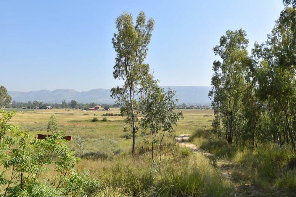 4 ha Land available in Hartbeespoort Dam photo number 1