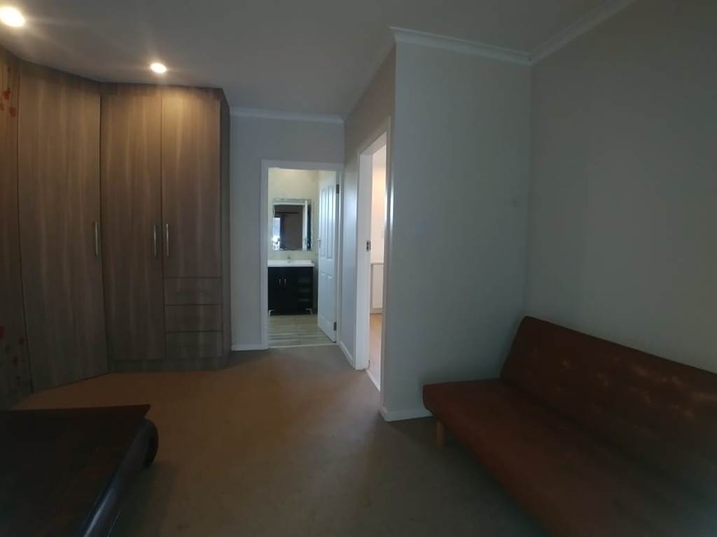 2 Bed Apartment in Waterfall photo number 4
