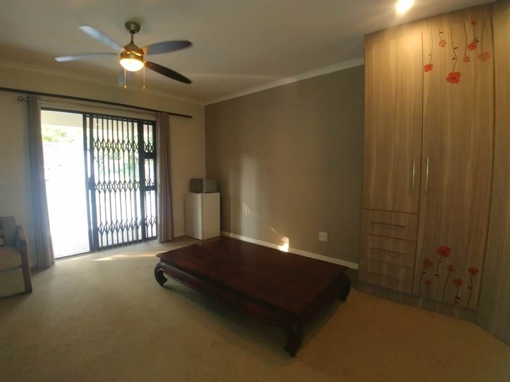 2 Bed Apartment in Waterfall photo number 5