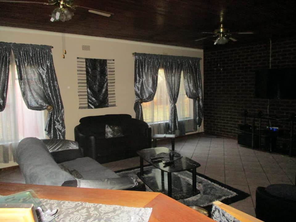 4 Bed House in Barberton photo number 22