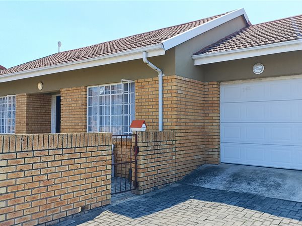 2 Bed House in Hutten Heights