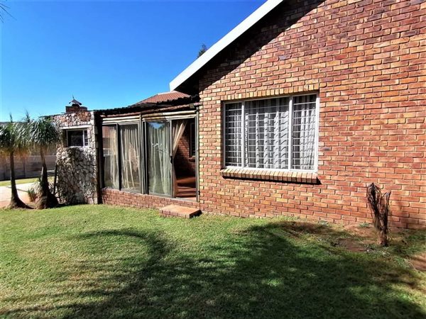 4 Bedroom House 4 Bedroom House