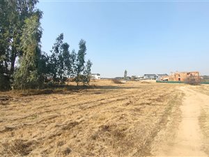 5003 m² Land available in Blue Hills Equestrian Estate
