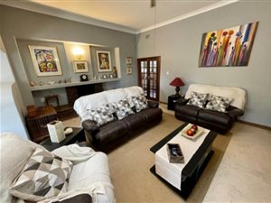 4 Bed House in Libradene