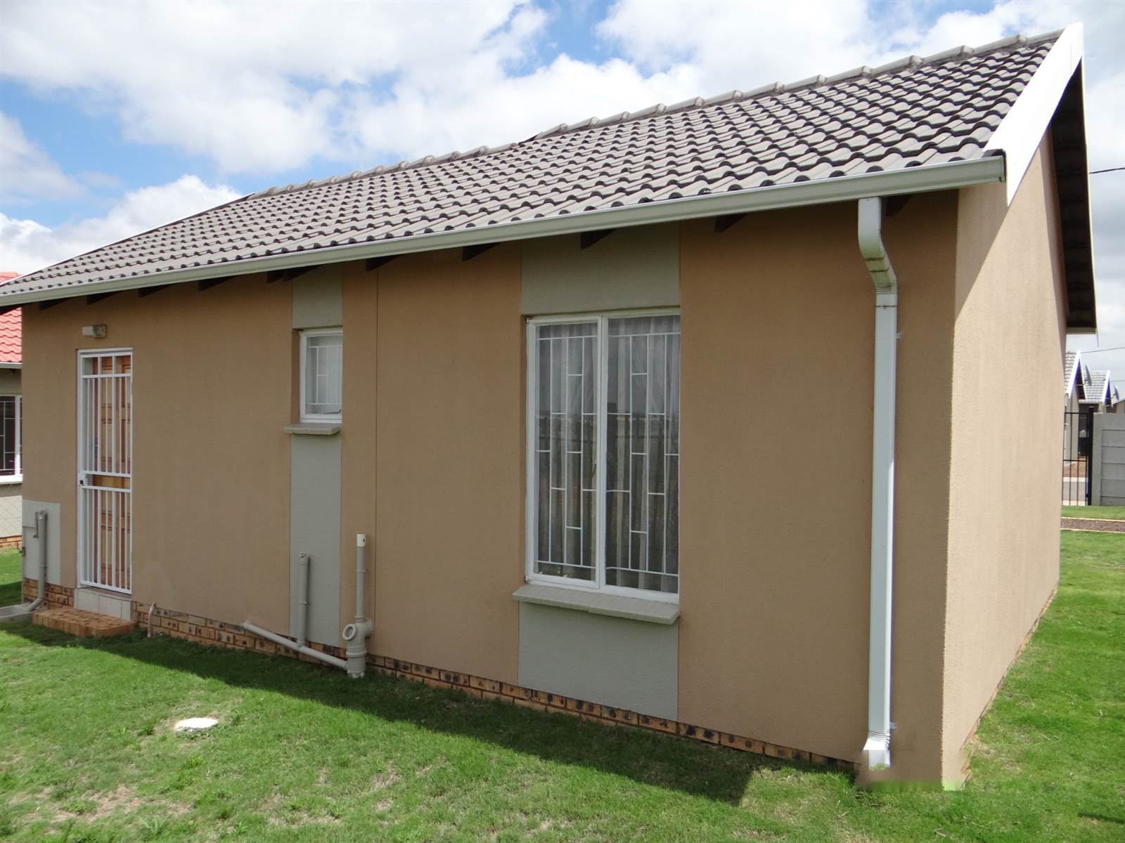 2 Bed House in Sebokeng photo number 3