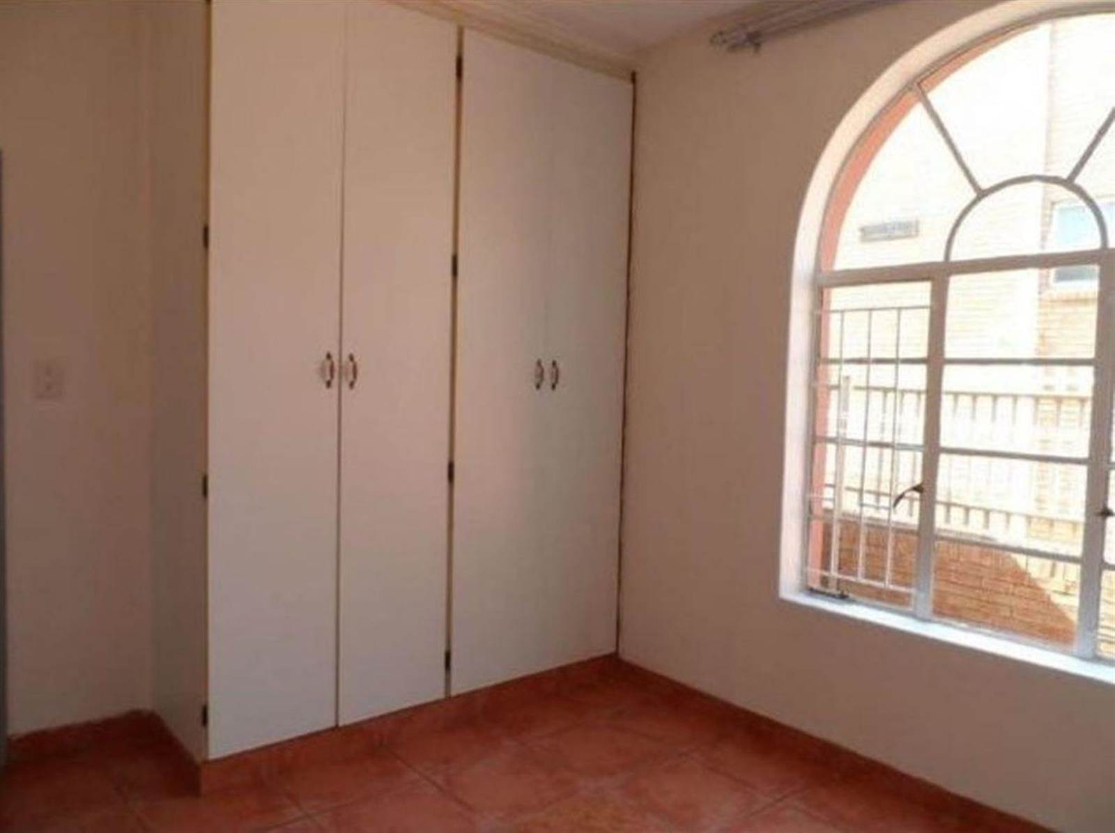 2 Bed Apartment in Trichardt photo number 21