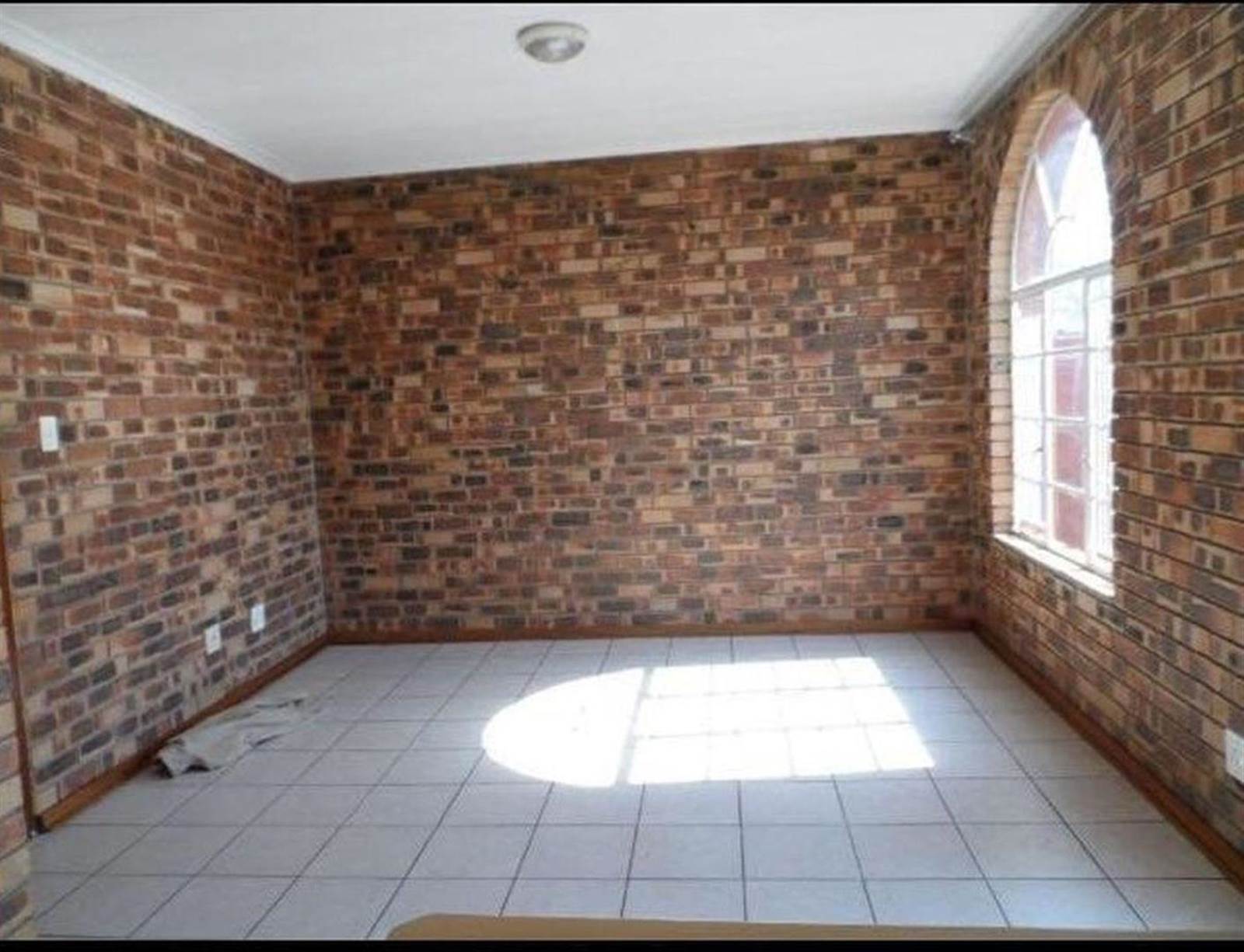 2 Bed Apartment in Trichardt photo number 22