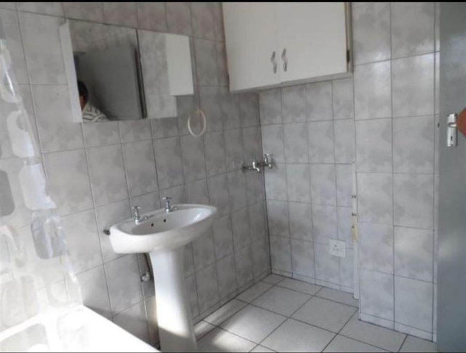 2 Bed Apartment in Trichardt photo number 23
