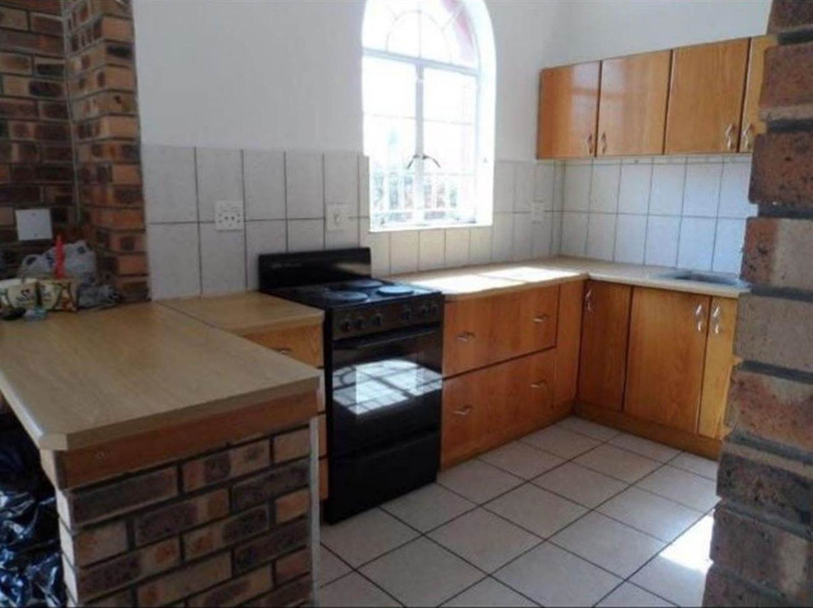 2 Bed Apartment in Trichardt photo number 24