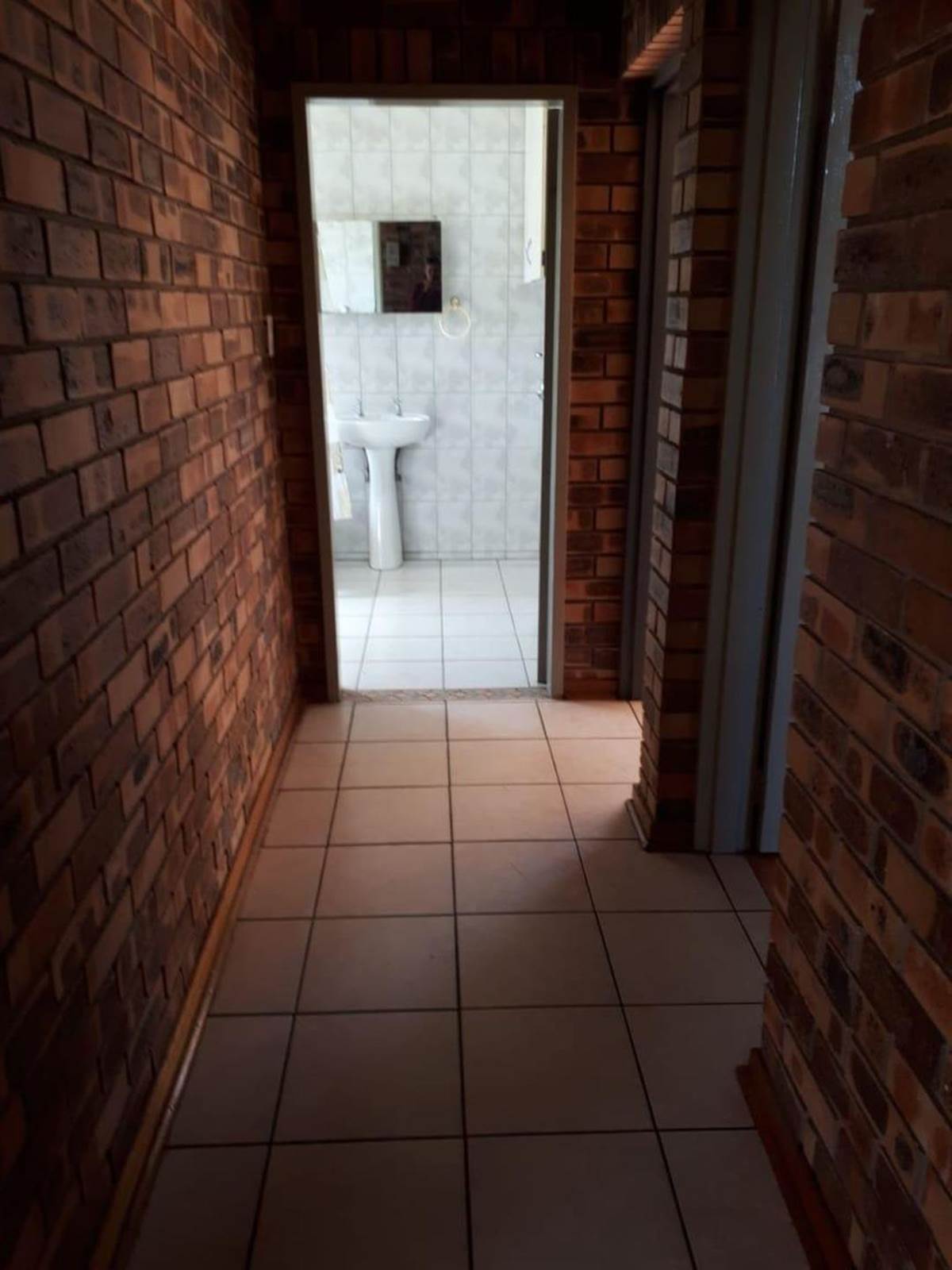 2 Bed Apartment in Trichardt photo number 19
