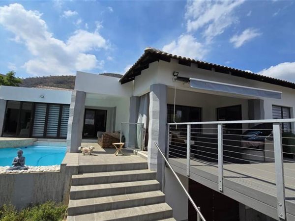 4 Bedroom House 4 Bedroom House