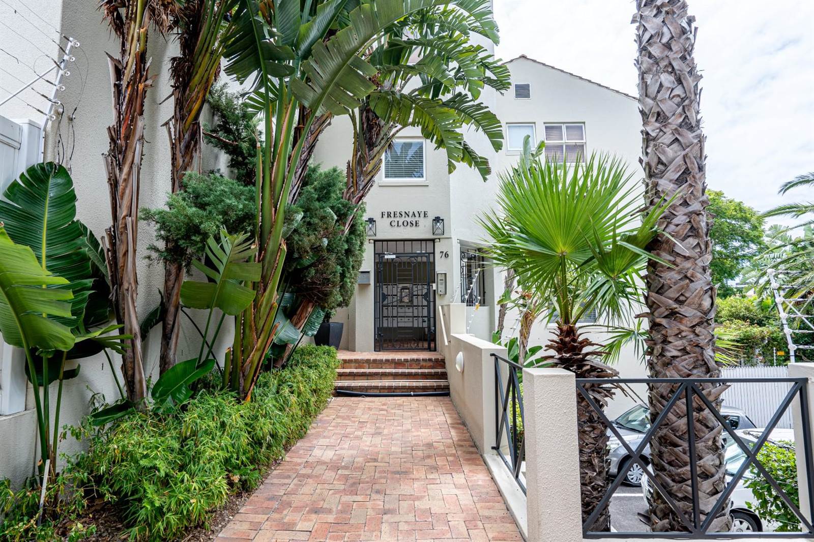 2 Bed Apartment in Fresnaye photo number 19