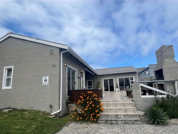 5 Bedroom House 5 Bedroom House