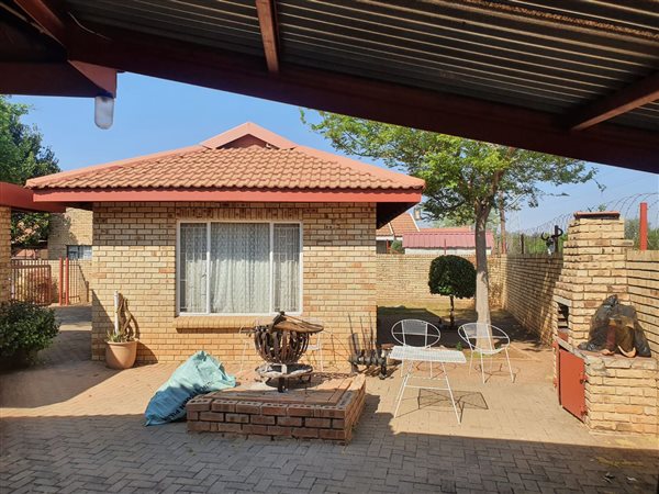 2 Bed House in Kanoniers Park