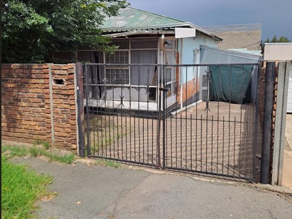4 Bedroom House 4 Bedroom House