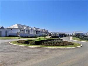 2 Bed Apartment in Emberton Estate
