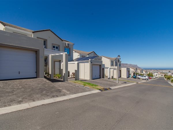 2 Bedroom House 2 Bedroom House