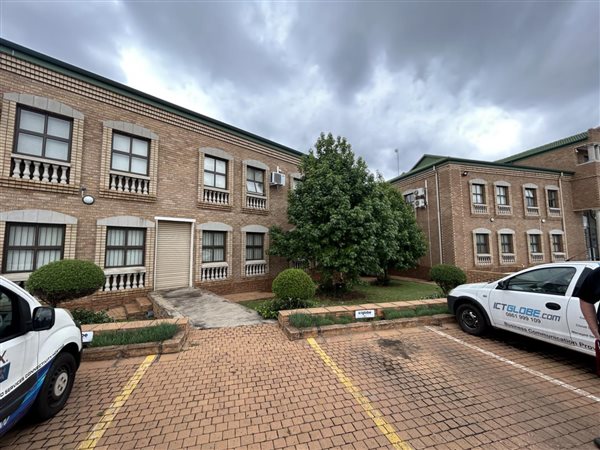 150  m² Office Space in Highveld