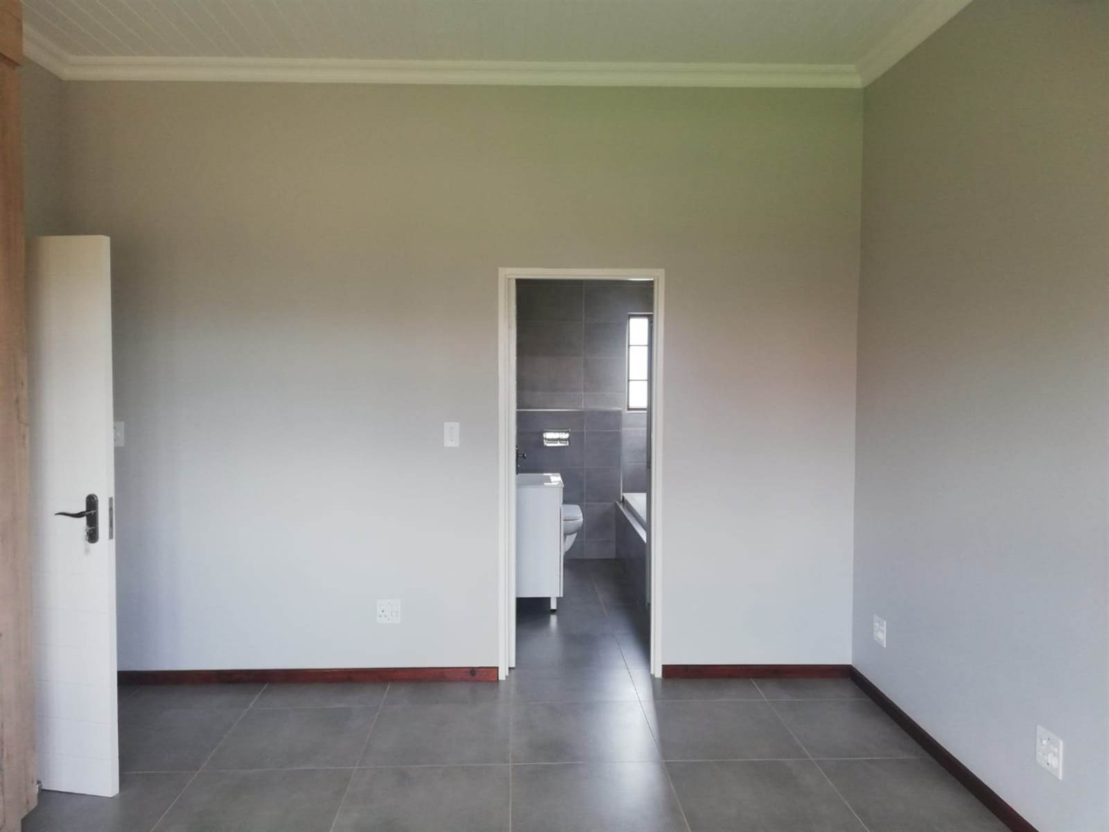 3 Bed Townhouse in Boschkop photo number 10