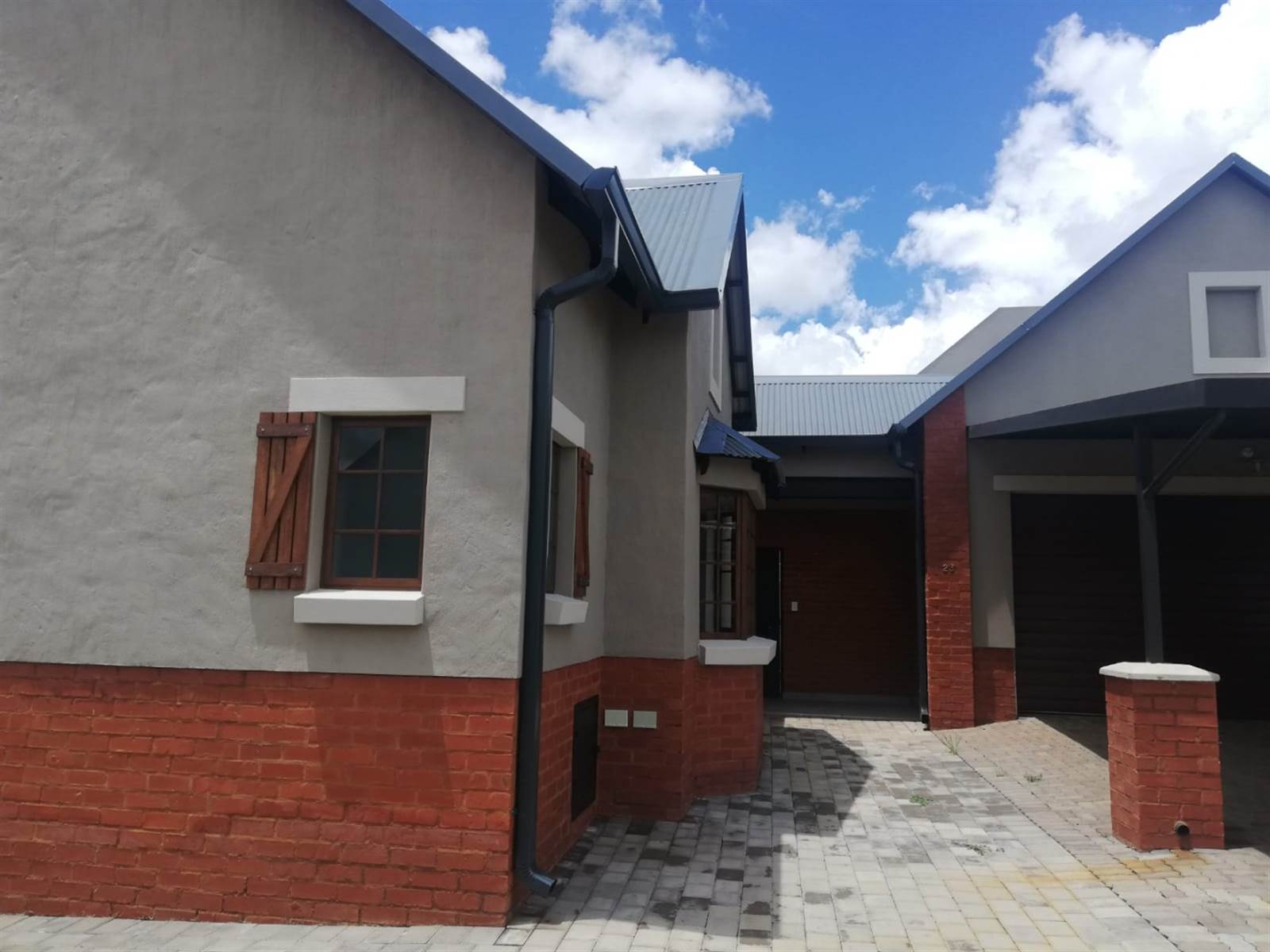 3 Bed Townhouse in Boschkop photo number 3