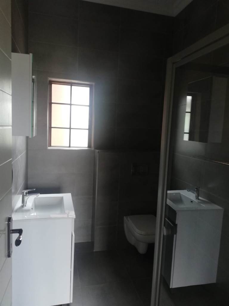 3 Bed Townhouse in Boschkop photo number 20