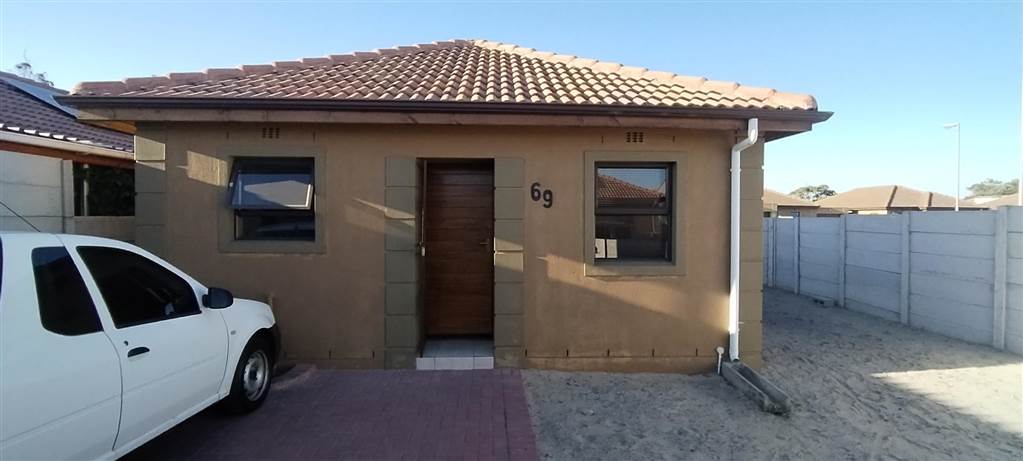 2 Bed House in Rondevallei photo number 2