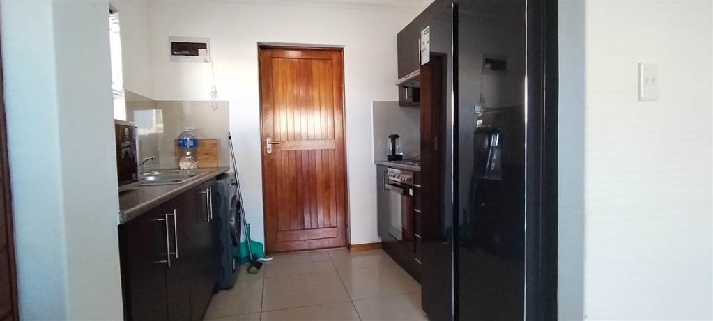 2 Bed House in Rondevallei photo number 7