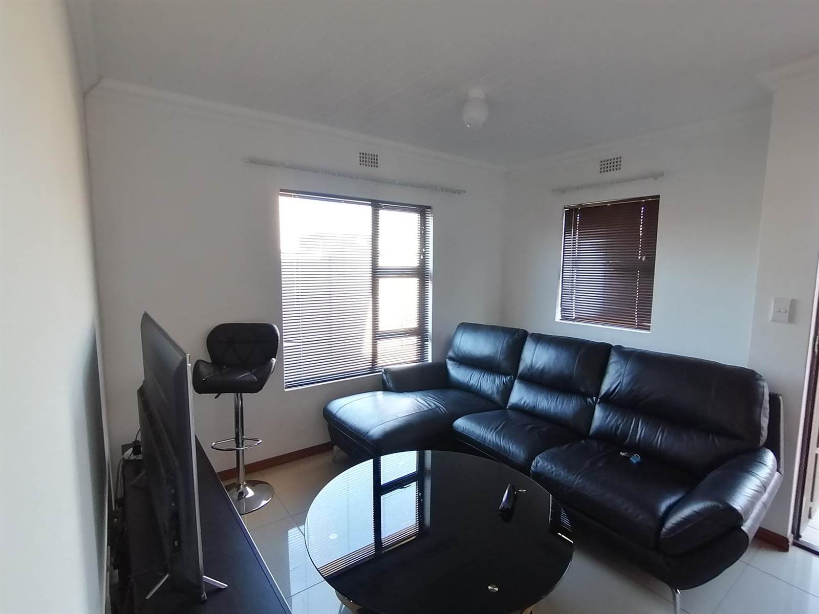 2 Bed House in Rondevallei photo number 5