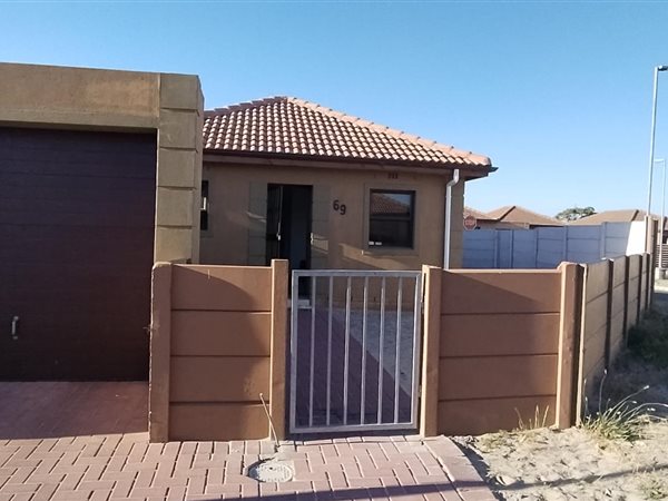 2 Bed House in Rondevallei