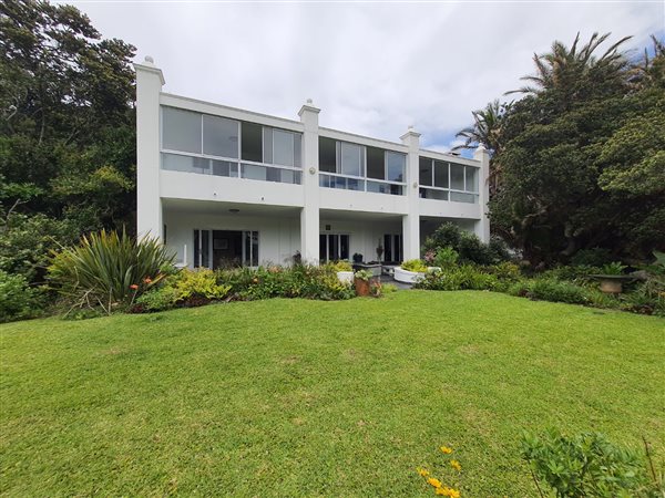 6 Bed Townhouse in Port Edward