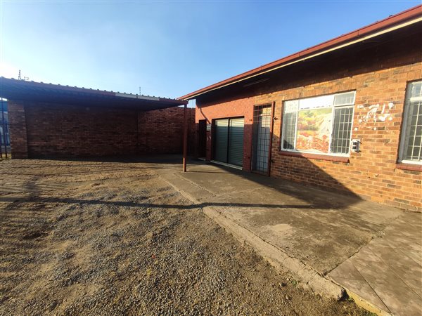 588  m² Commercial space in Duncanville