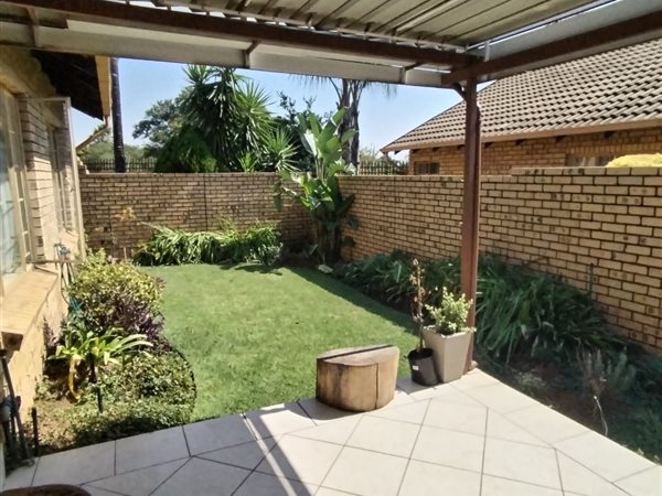 2 Bedroom Townhouse 2 Bedroom Townhouse