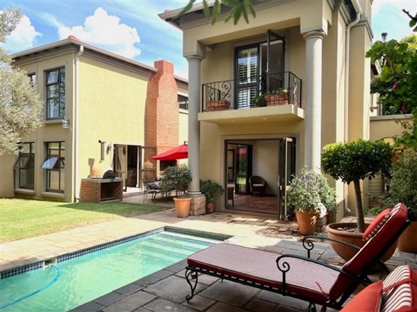 4 Bedroom House 4 Bedroom House