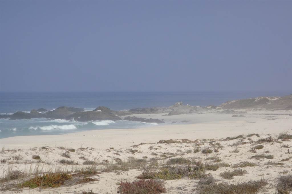 258 m² Land available in Yzerfontein photo number 2