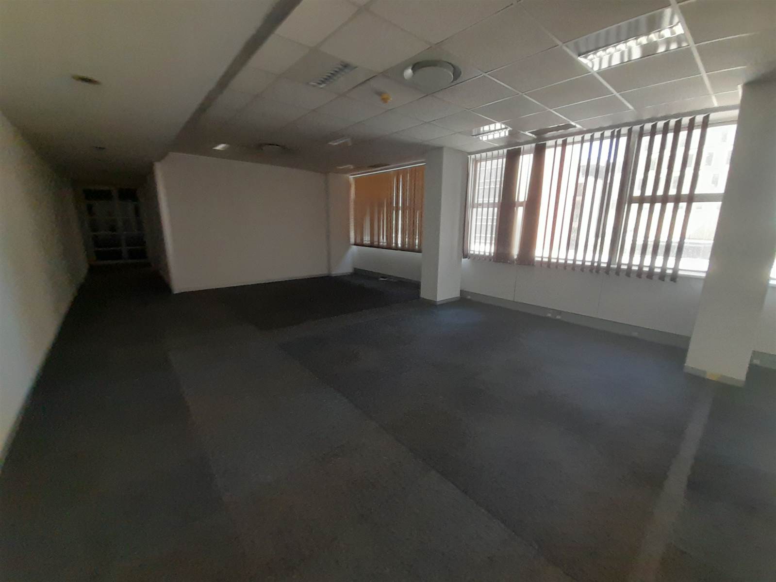 154.9  m² Commercial space in Durban CBD photo number 1