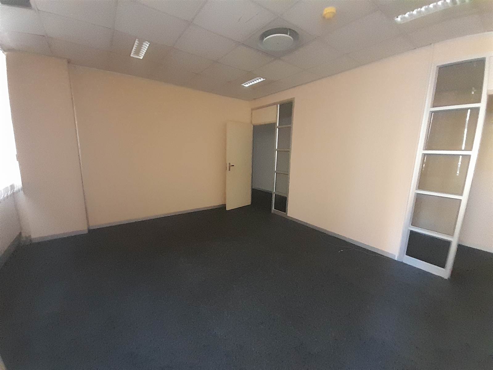 154.9  m² Commercial space in Durban CBD photo number 10