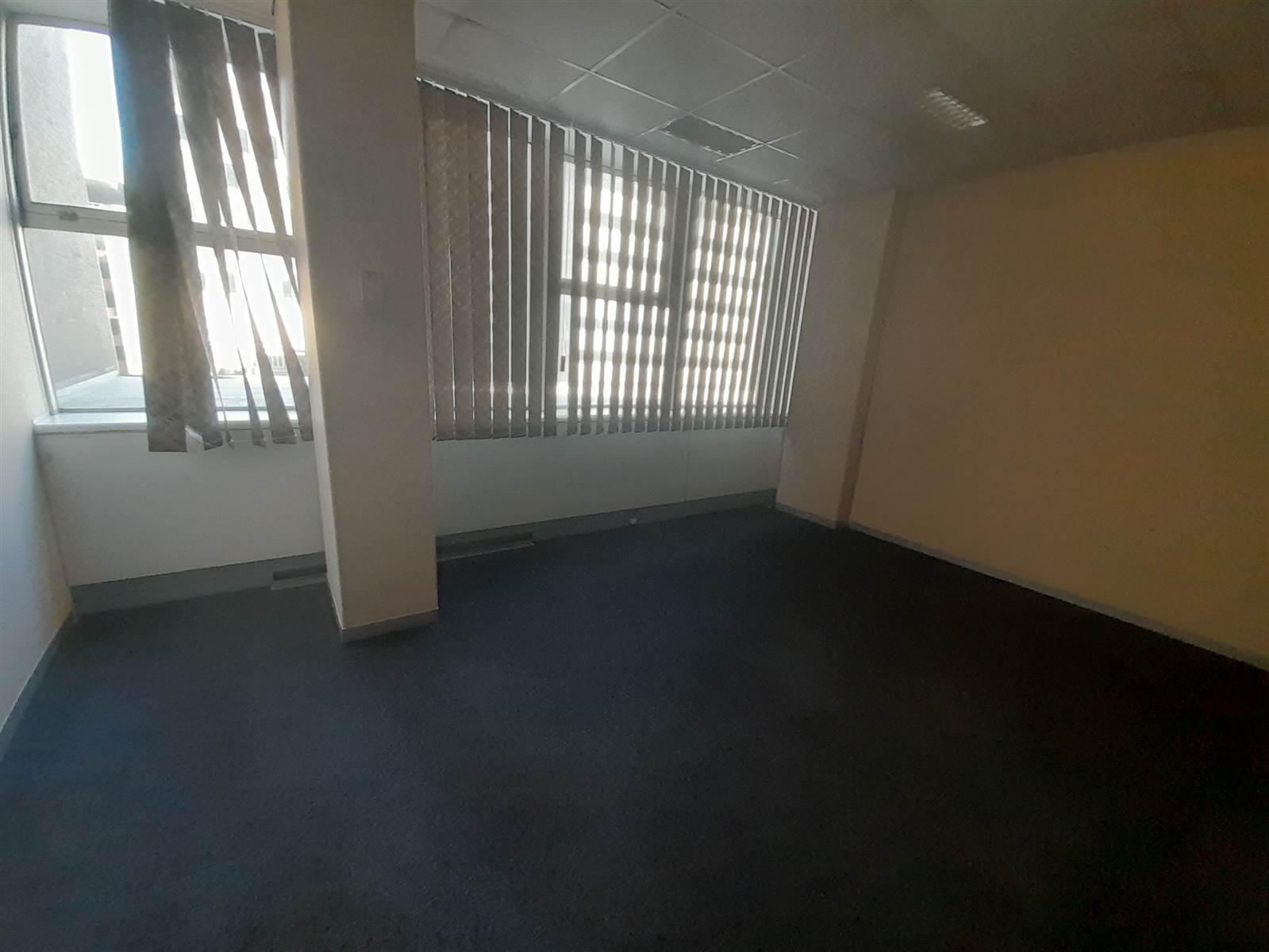 154.9  m² Commercial space in Durban CBD photo number 9