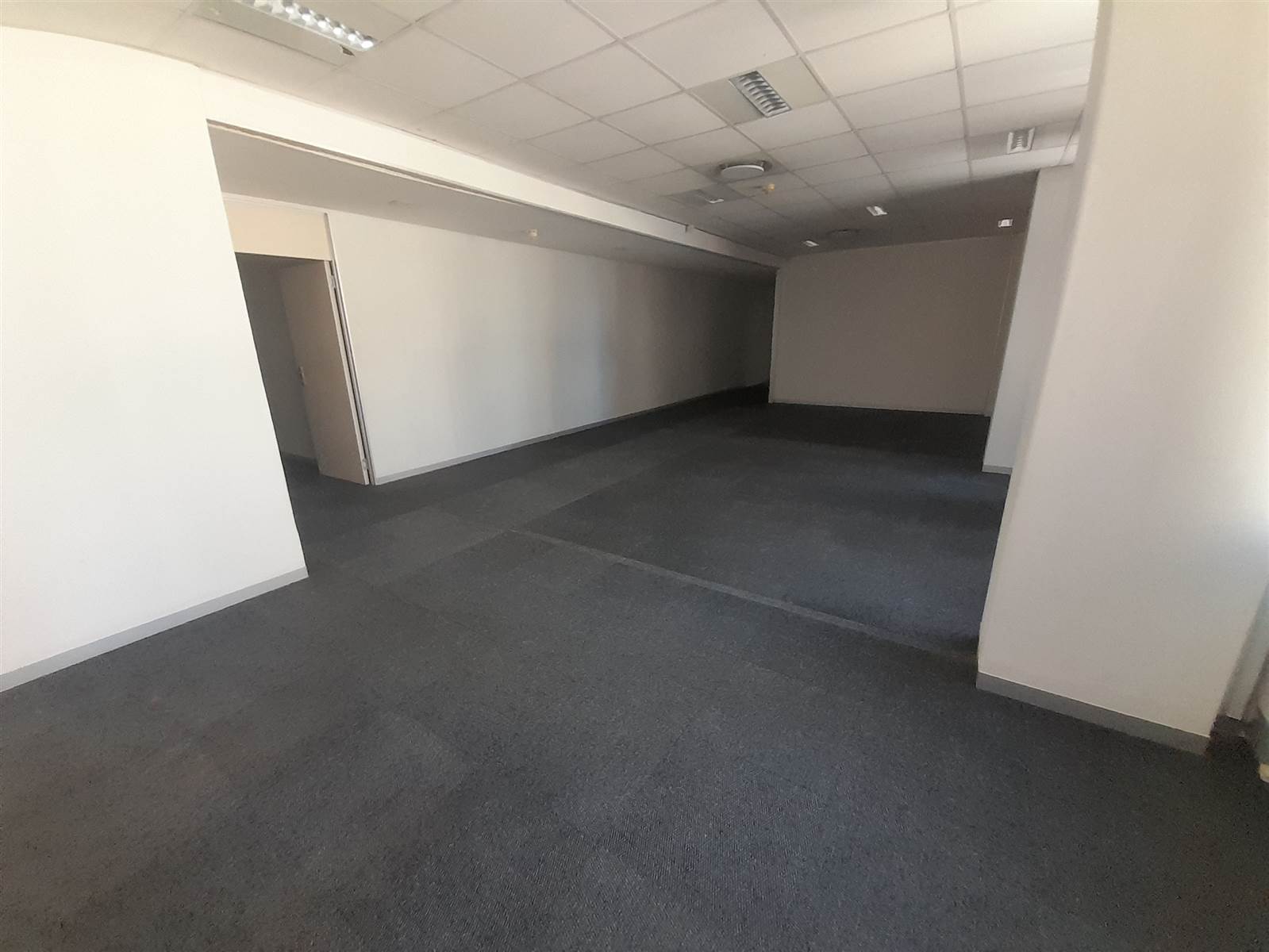 154.9  m² Commercial space in Durban CBD photo number 6