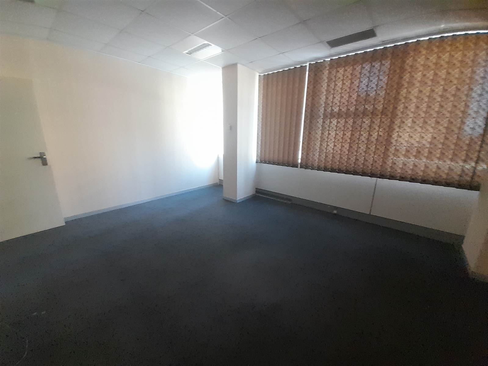 154.9  m² Commercial space in Durban CBD photo number 12