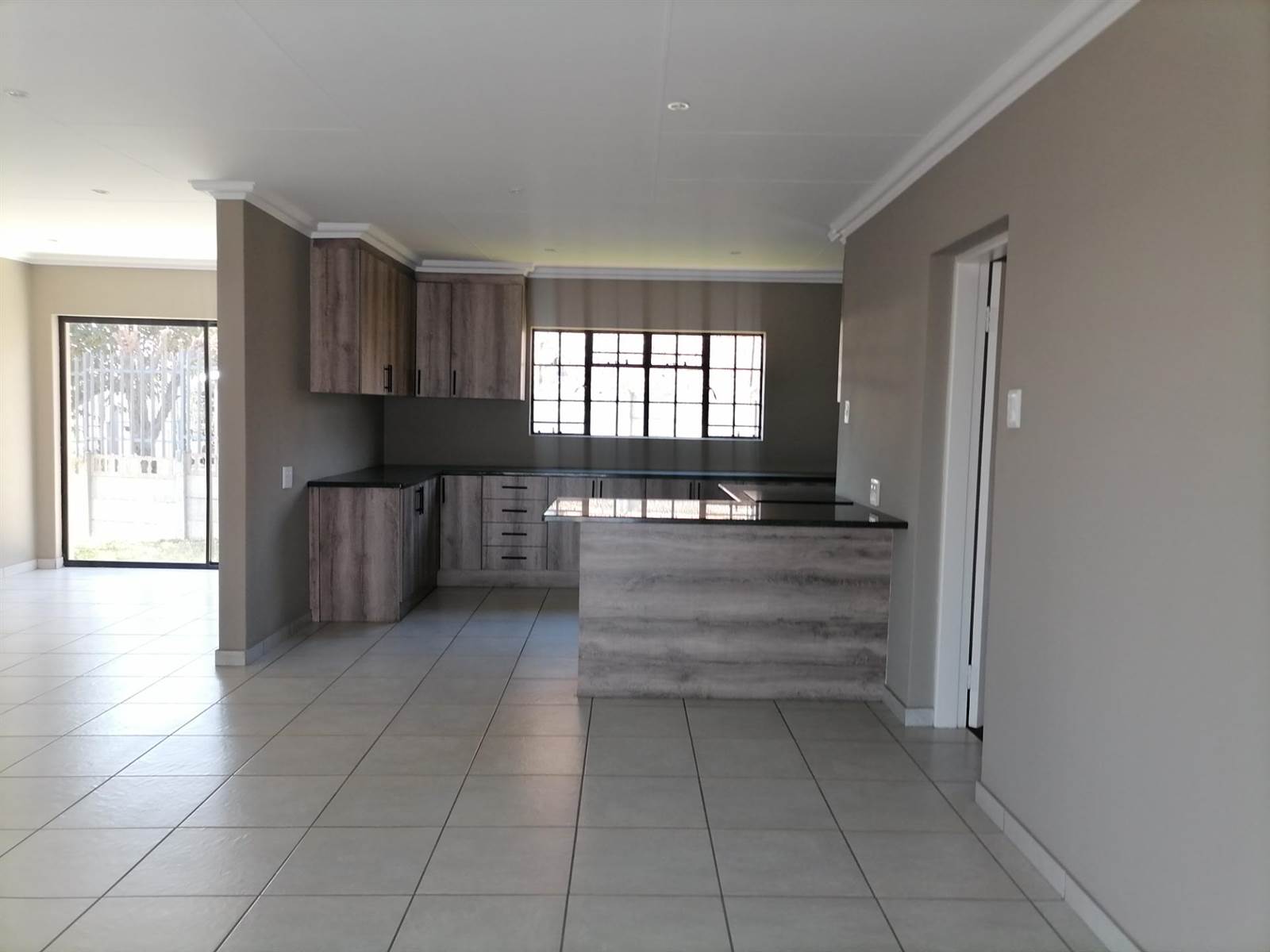 3 Bed Townhouse in Ermelo photo number 6
