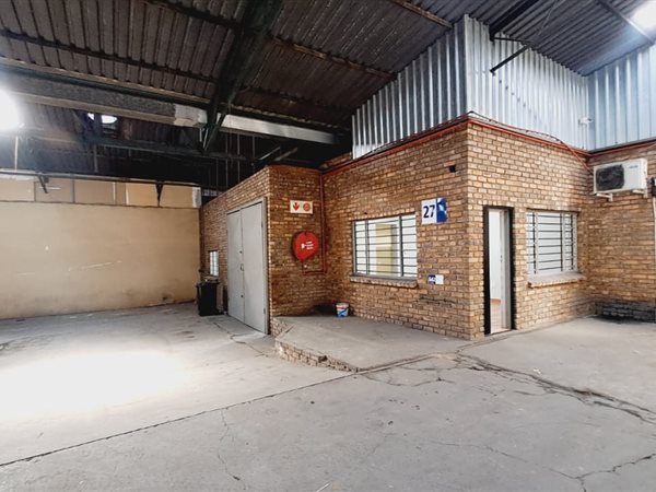 106 m² Industrial space 106 m² Industrial space