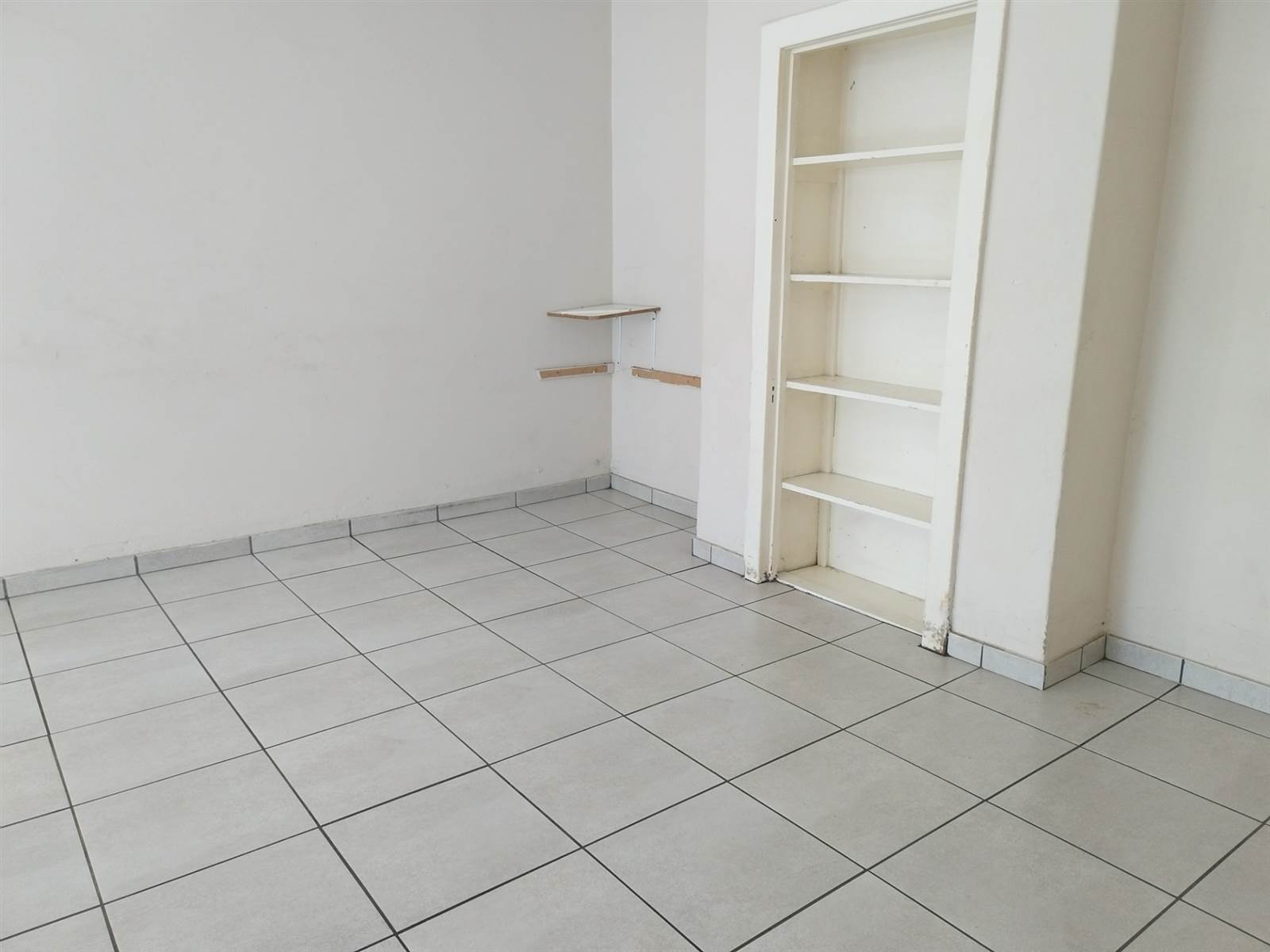 2 Bed Apartment in Geduld photo number 2