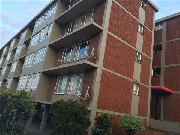 2 Bed Flat in Rossburgh